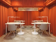 【サロン雰囲気】非日常を感じる施術席◎心地よく過ごせる空間