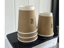 ヘアサロンと併設している半個室空間。アフタードリンクもあり！