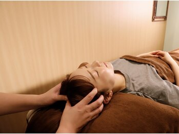 アロマリンパマッサージ もみほぐし Holomua/ヘッドマッサージで頭すっきり