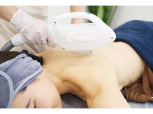 ムーンストーン(Moonstone)/背中の脱毛はサロンがおすすめ