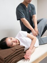 ホンマチ整体院(HOMMACHI)/施術風景【骨盤姿勢矯正】