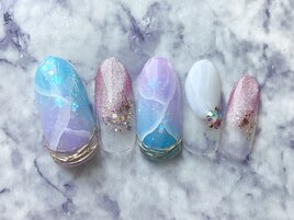 頑張った私へご褒美キラ艶ネイル
