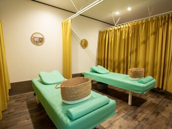 ペリカン堂整体院 東林間/ベッド2床を設置