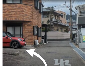 ブリティッシュロゼ/【車の場合2】約3mですぐ左折