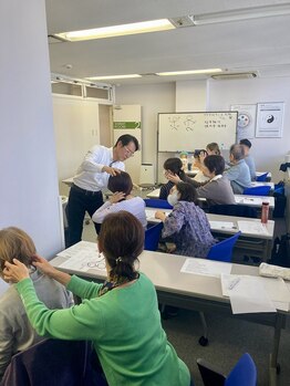 カイロプラクティック 美容整体院 アクアバランス大阪の写真/全国セミナー実施の院長が施術！歴２２年、指導DVD３作を発表した熟練の技術