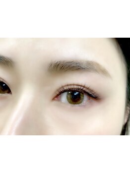 ナチュラル上品な目元にしたい