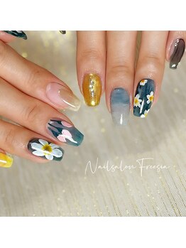 フリージア(Freesia)の写真/【お客様の“やりたいネイル”を叶える】季節のデザイン/キャラクターネイル/推しネイルも手書きアートで☆