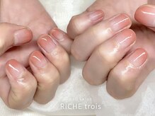 リッシュ トロワ(RICHE trois)/コーラルカラーのグラデネイル♪