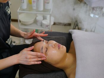 ユカリス(Yu.charis)/REVIハーブピーリング施術工程♪