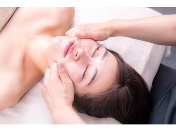 小顔フェイスラボ 大津京駅前店(小顔 Face Labo.)の写真/フェイスラインが気になる貴女に【小顔＆整体コルギ+小顔ハイパーナイフ80分】ほうれい線/たるみ改善にも♪