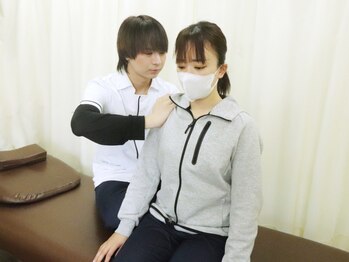 さくら整骨院 鍼灸院 名古屋市北区清水院の写真/身体のバランスを整える深層筋ケア&関節の動きをよくする施術で、長引く首・肩こり/背中の痛みを根本改善！