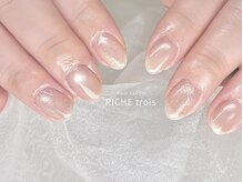 リッシュ トロワ(RICHE trois)/ナチュラルなマグネットネイル