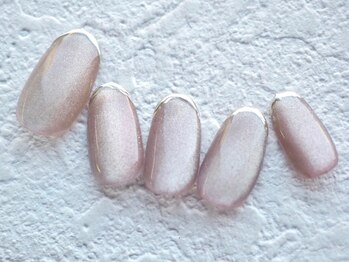 カトルナフ(quatre fois neuf)/キレイめピンクのマグネット