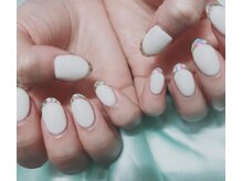 ネイルパレスの雰囲気（定額デザインフレンチ）