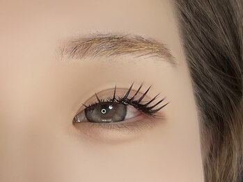 ミーム(ME-ME)の写真/パーマの持続力に自信あり◎根元から引き揚げぱっちり上向きまつげへ♪理想の美しい目元を叶えます！