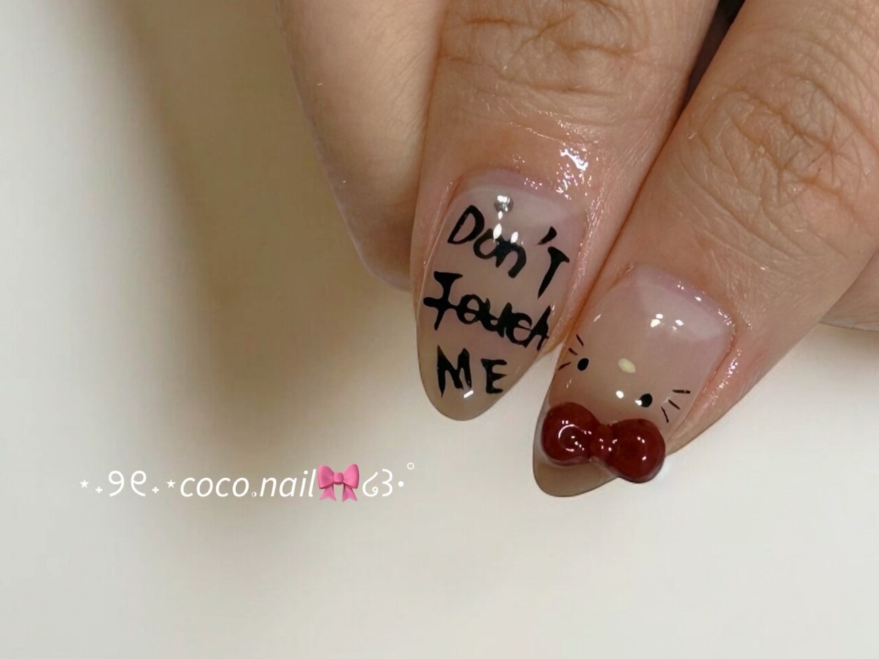 水色グラデーションネイルチップ クロム文字 黒ギャル猫 y2k