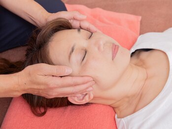 セラピーインカローズの写真/小顔×姿勢改善が同時に叶う☆オールハンドの頭蓋骨調整であなたのお悩みを改善♪結果出しに自信あり◎