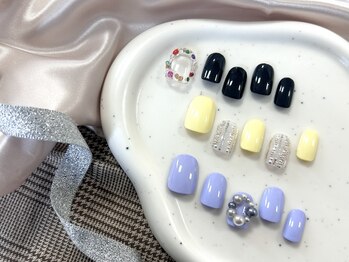 ローラポンポニー(Laura pomponnee)の写真/質感やコントラストにこだわったデザインを多数ご用意♪絵画アートネイルも楽しめる◎自分だけの指先に…★