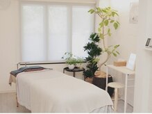 白を基調なプライベートサロンでお悩みも是非ご相談下さい