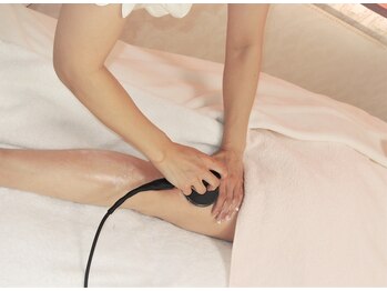 アンジュブリアン(Ange brillant)/固い脂肪を温めてほぐして美脚へ