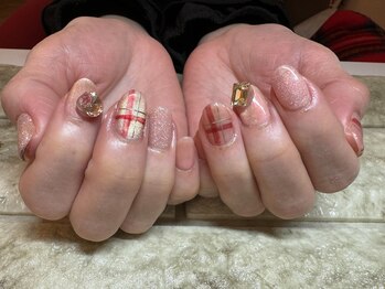 大人の冬のチェックネイル