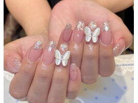 ８月　バタフライネイル
