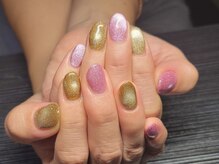 カフェ サロン ジュモ(Cafe salon Jumo)の雰囲気（2色使いのマグネットネイルで手元華やかに）