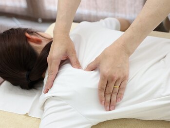 高芝鍼灸整骨院の写真/【もみほぐし¥2980/2回目まで同価格】日々のデスクワーク・スマホでのつらい肩こり・首こりを改善◎