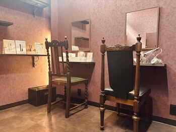 ロエ(ROE)/パウダールーム（４席）