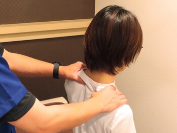 じゃぱん鍼灸りらく院 整骨院/施術中