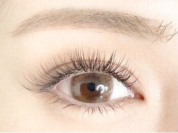 アイラッシュサロン ウインクル(Eyelash Salon Winkle)の写真/まつげのボリュームダウンが気になりはじめたら。LEDマツエクで、自然なのに華やかな印象へ。