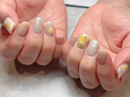 ミモザのネイルで華やかに☆