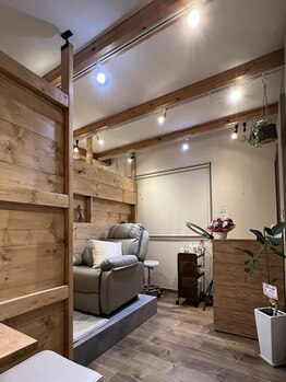 ココ アイラッシュ(coco.eyelash)の写真/忙しい日常を忘れる上質サロン。広々とした個室＆ふかふかチェアで、至福の施術タイムをお過ごしください。