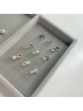 ミュウミュウ ミナミアオヤマ(mewmew minamiaoyama)/アクセサリー風ストーンアート