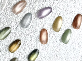 アイティ(aiti)の写真/究極のフォルムで仕上げるシンプルネイル★シンプルだけど存在感のある指先に♪人気のマグネットネイルも◎