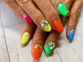 シェリル 田無店(Cherilu)/ネオンは5色!!