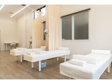 こうのみや接骨院 鍼灸院/カーテンでプライベート空間も可