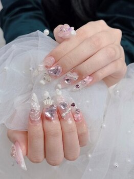 ココネイル 池袋(coco nail)の写真/指先をスラっと綺麗に魅せる美フォルムにこだわり◎通いやすい低価格×高品質！長さ出しのモチの良さが自慢