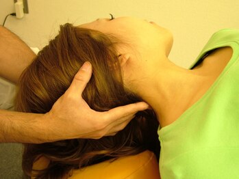 千葉リーフ整体院 稲葉カイロプラクティックセンター/整体３　首の矯正