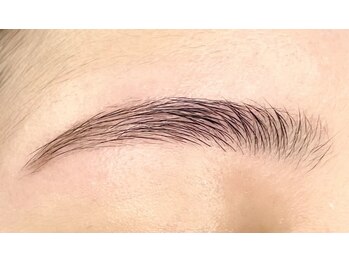 アイラッシュリリィ(Eyelash Lily)/眉毛・美眉スタイリング