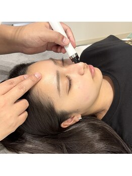 フラット(flat)/施術風景/ハイドロピーリング