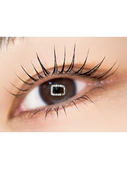 ナチュラル上品な目元にしたい