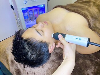 アクシア 熊本店(AXIA)の写真/《ウォーターピーリング・ハイドラフェイシャルお試し1回¥4980》毛穴汚れ・角質が気になる方にオススメ♪