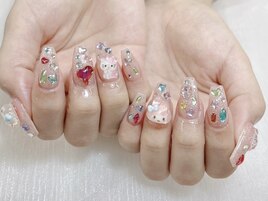 キラキラキャラクター宝石ネイル