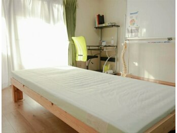 カイロプラクティック よつは/<カイロ施術ルーム> /骨盤調整