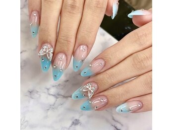 上品ティファニーブルーネイル☆