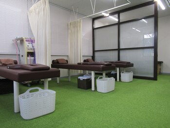 えがお鍼灸整骨院 栗東院/リラックス空間で癒されます