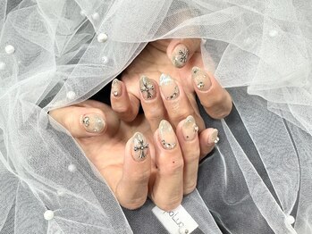 シンプルにオシャレネイル