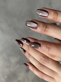 ちゅるん秋のマグネットネイル