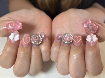 おつめやさん。の写真/スピーディー×丁寧に！プロネイリストによる繊細アートで自分だけのオリジナル派手ネイルを◎[高石/富木]